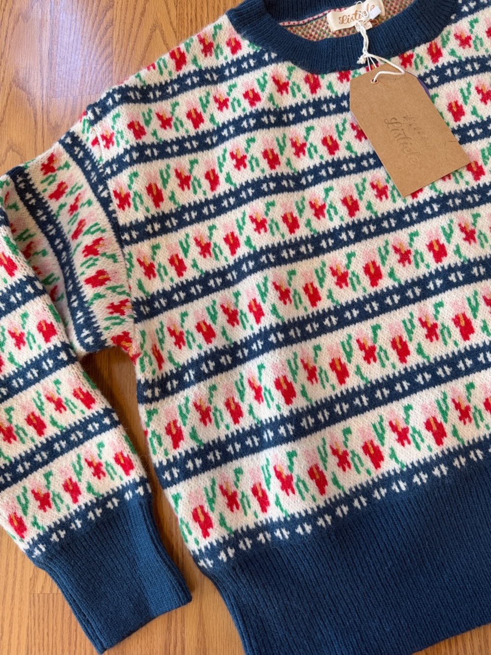 Local Boutique Sweater sz M - Listicle